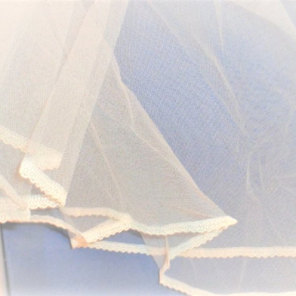 Vintage VAIL Crown Vail Communion Dress Vintage SILK Dress Girls Wedding Dress - Picture 5 of 8
